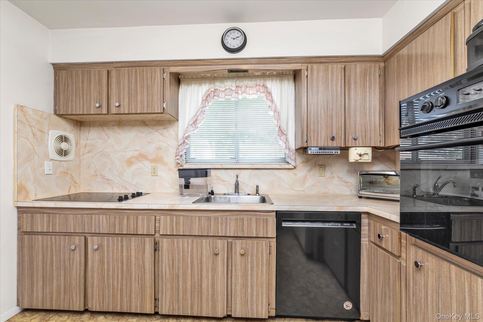 27 Juniper Road, Port Washington, NY 11050