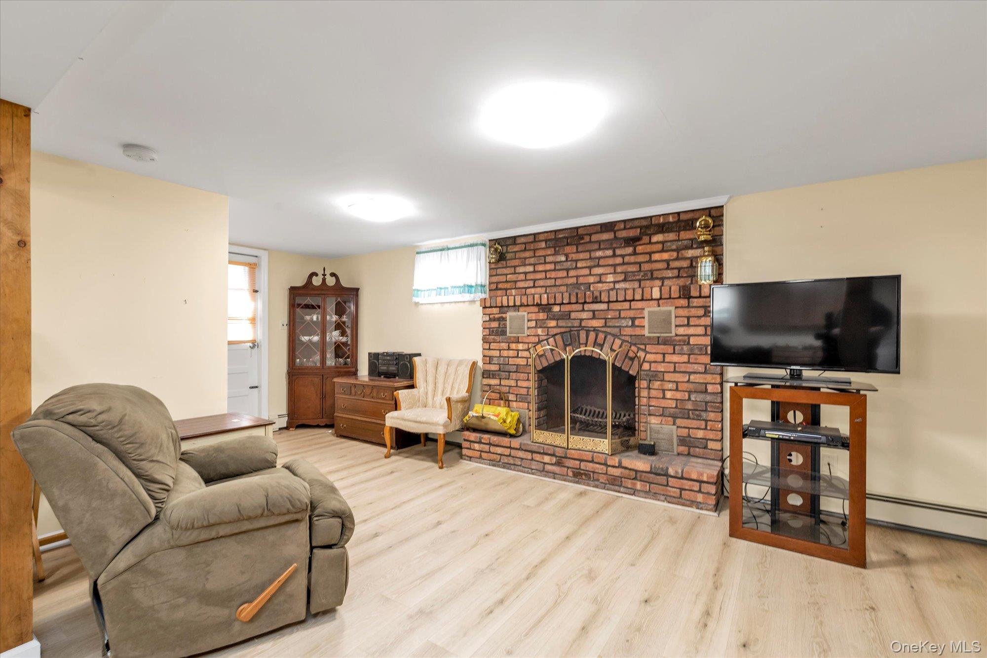 27 Juniper Road, Port Washington, NY 11050