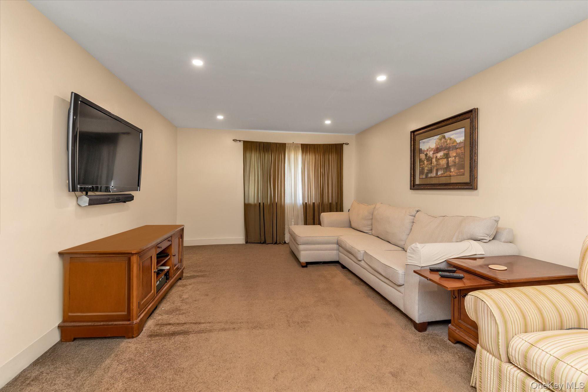 27 Juniper Road, Port Washington, NY 11050