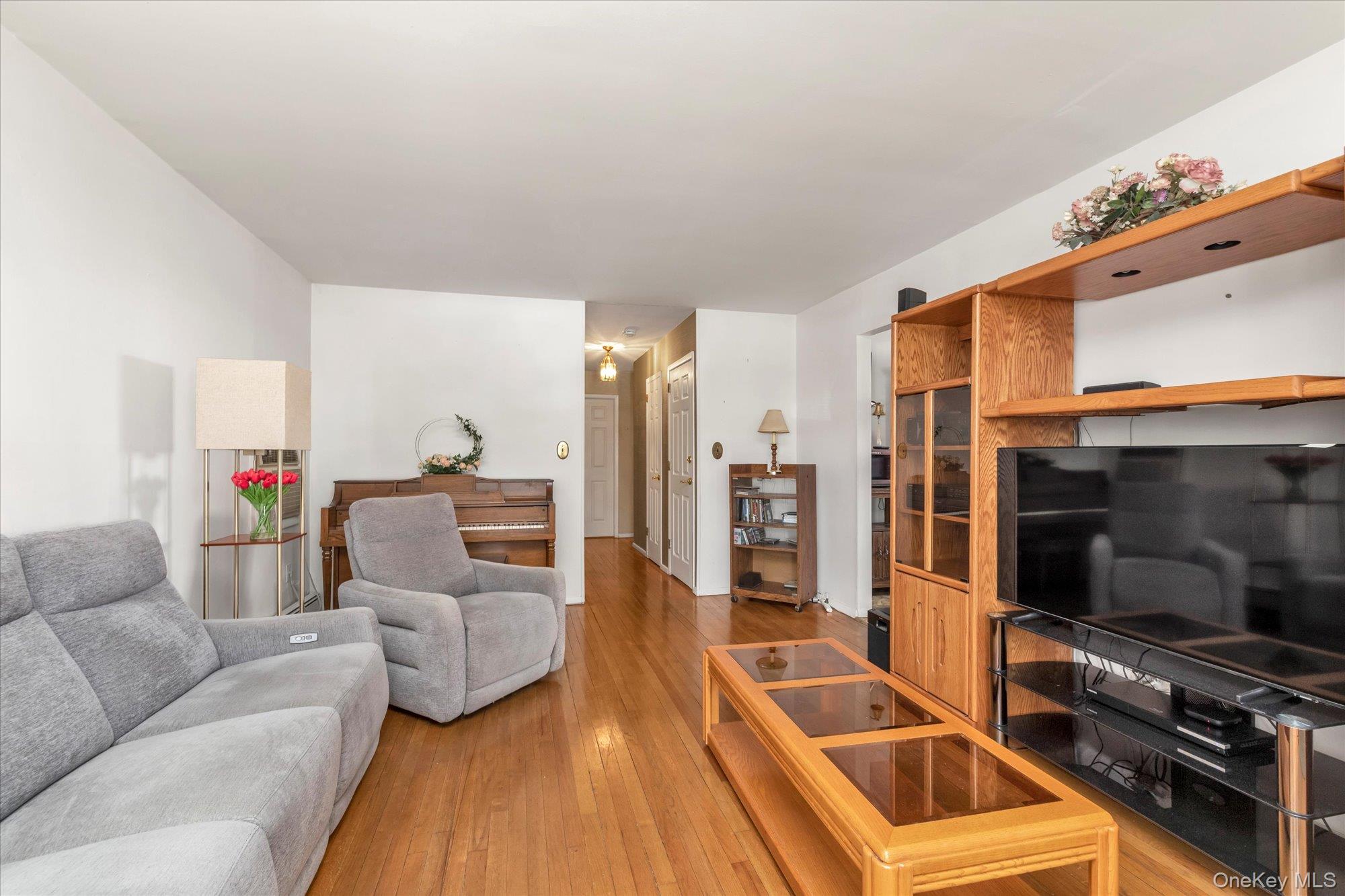 27 Juniper Road, Port Washington, NY 11050