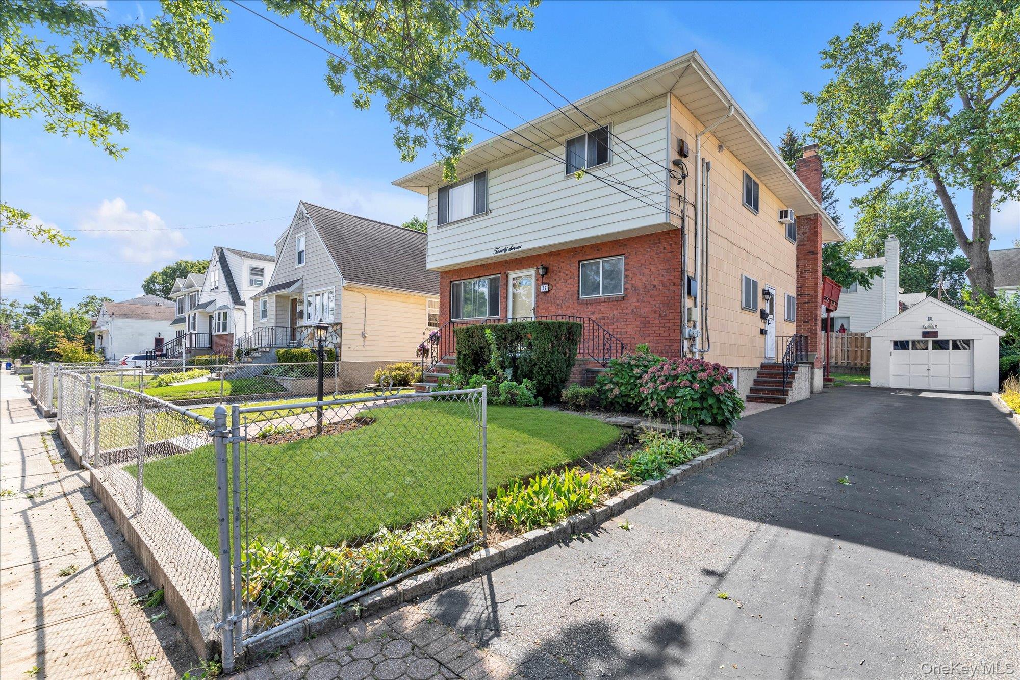 27 Juniper Road, Port Washington, NY 11050