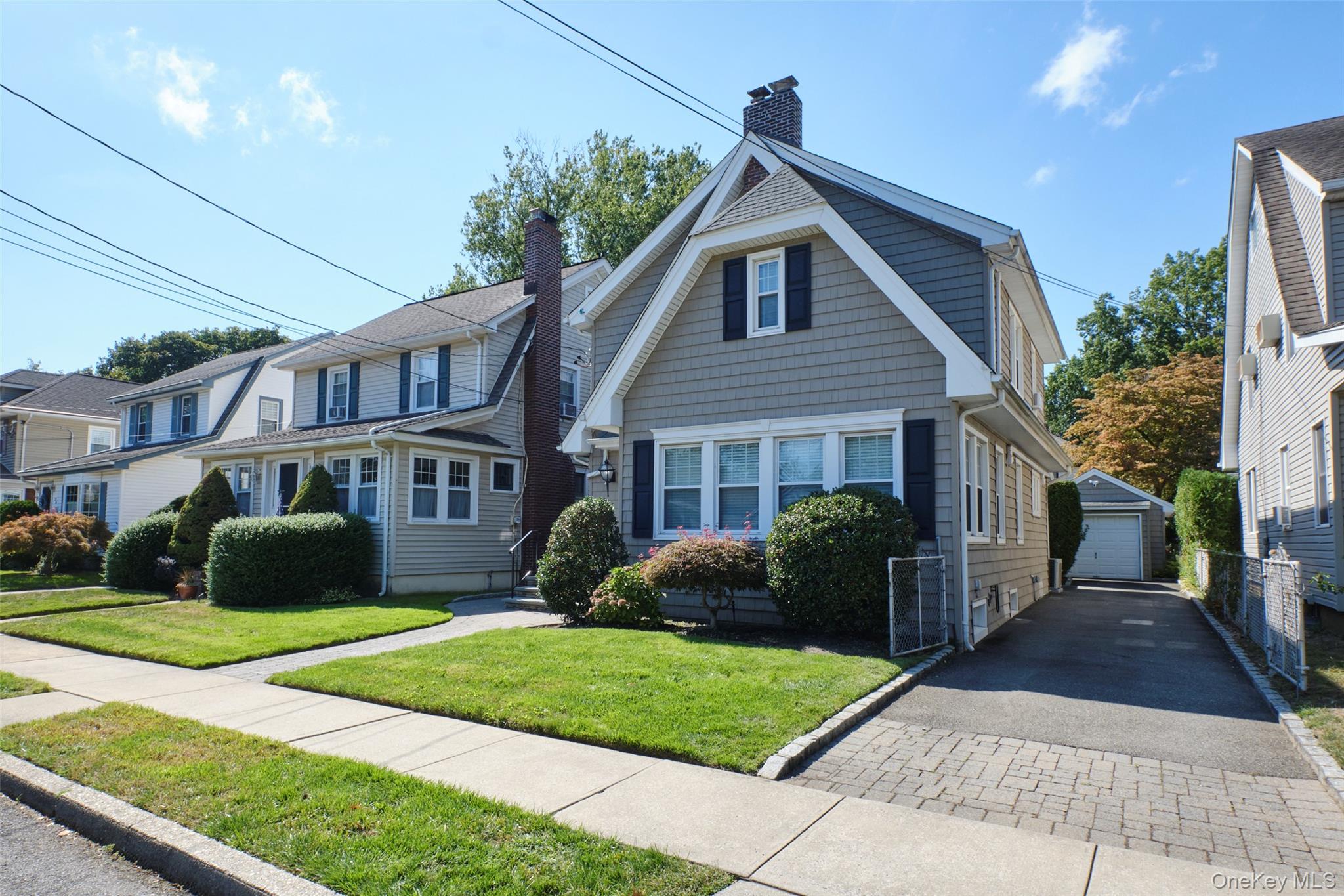 20 Geranium Avenue, Floral Park, NY 11001
