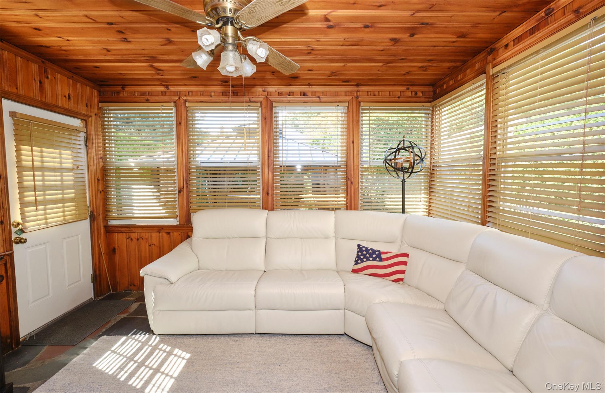 20 Geranium Avenue, Floral Park, NY 11001