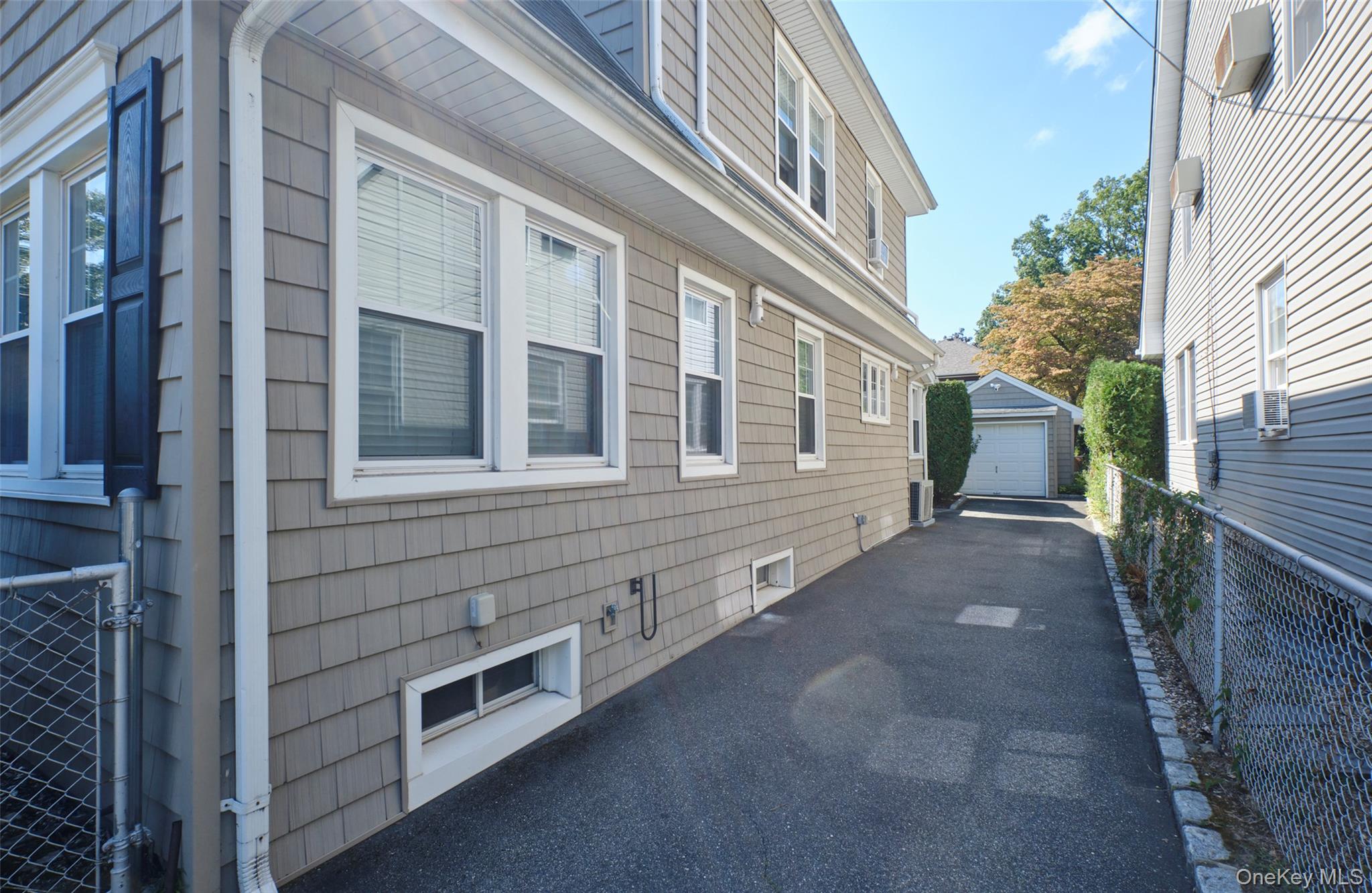 20 Geranium Avenue, Floral Park, NY 11001