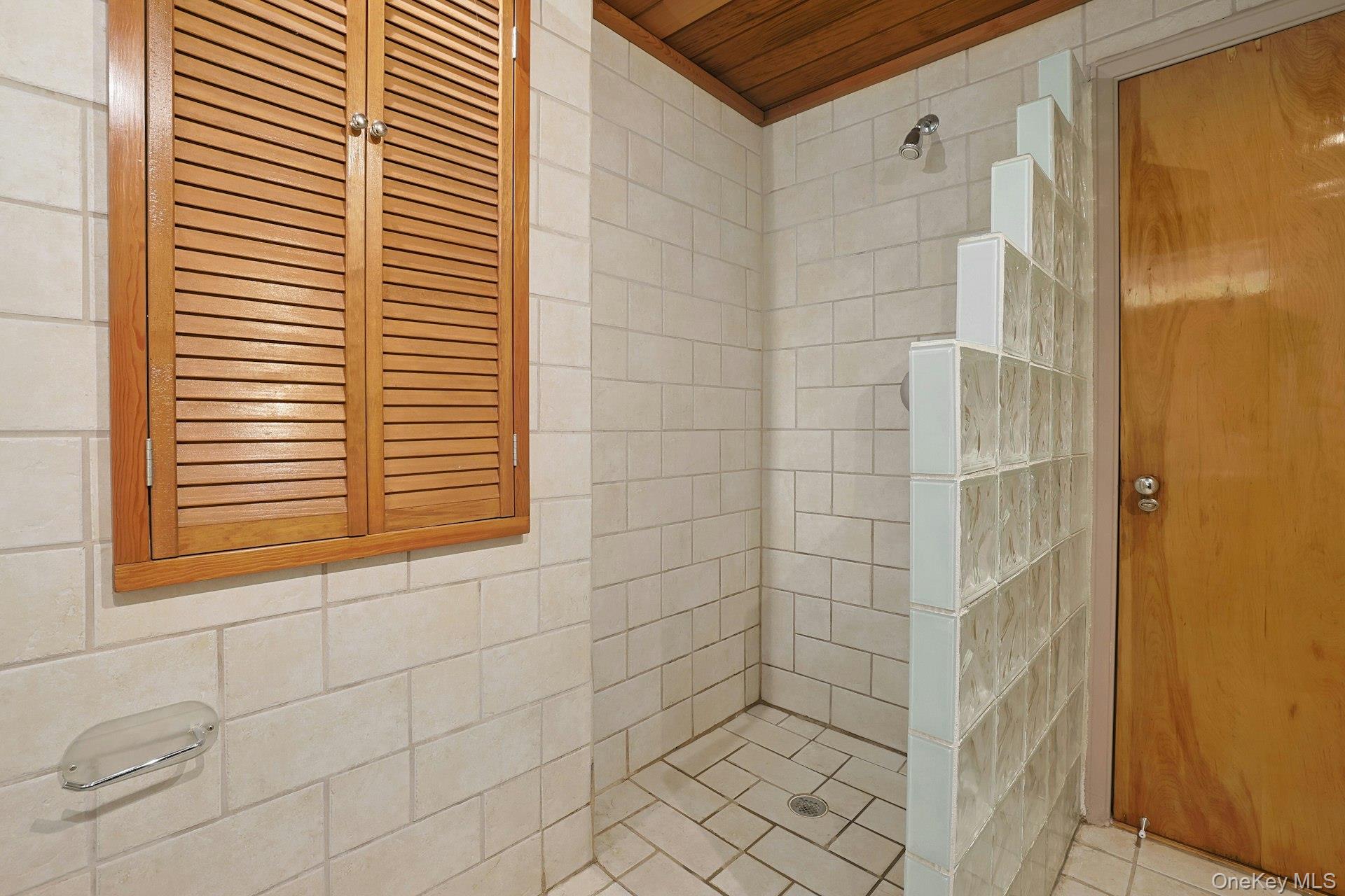 75 Lakeside Drive, New Rochelle, NY 10801