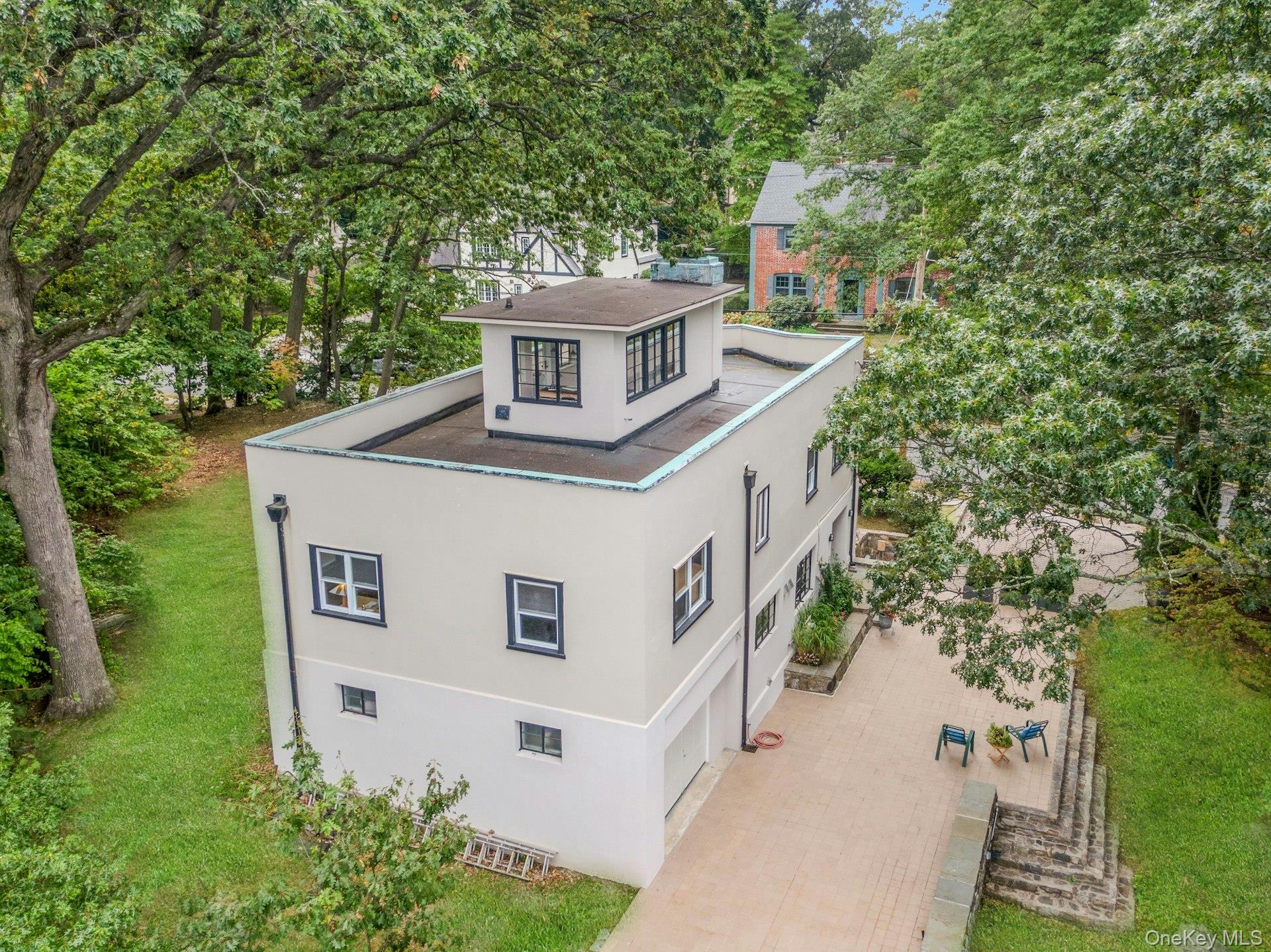 75 Lakeside Drive, New Rochelle, NY 10801