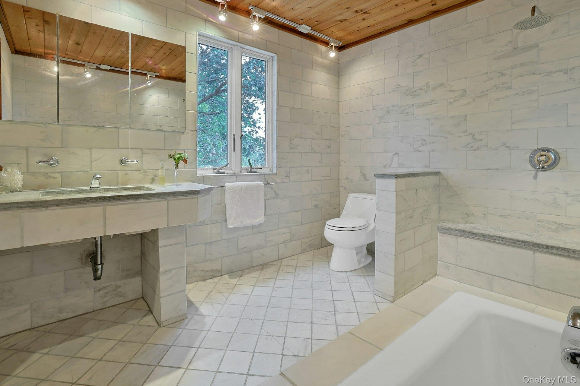 75 Lakeside Drive, New Rochelle, NY 10801