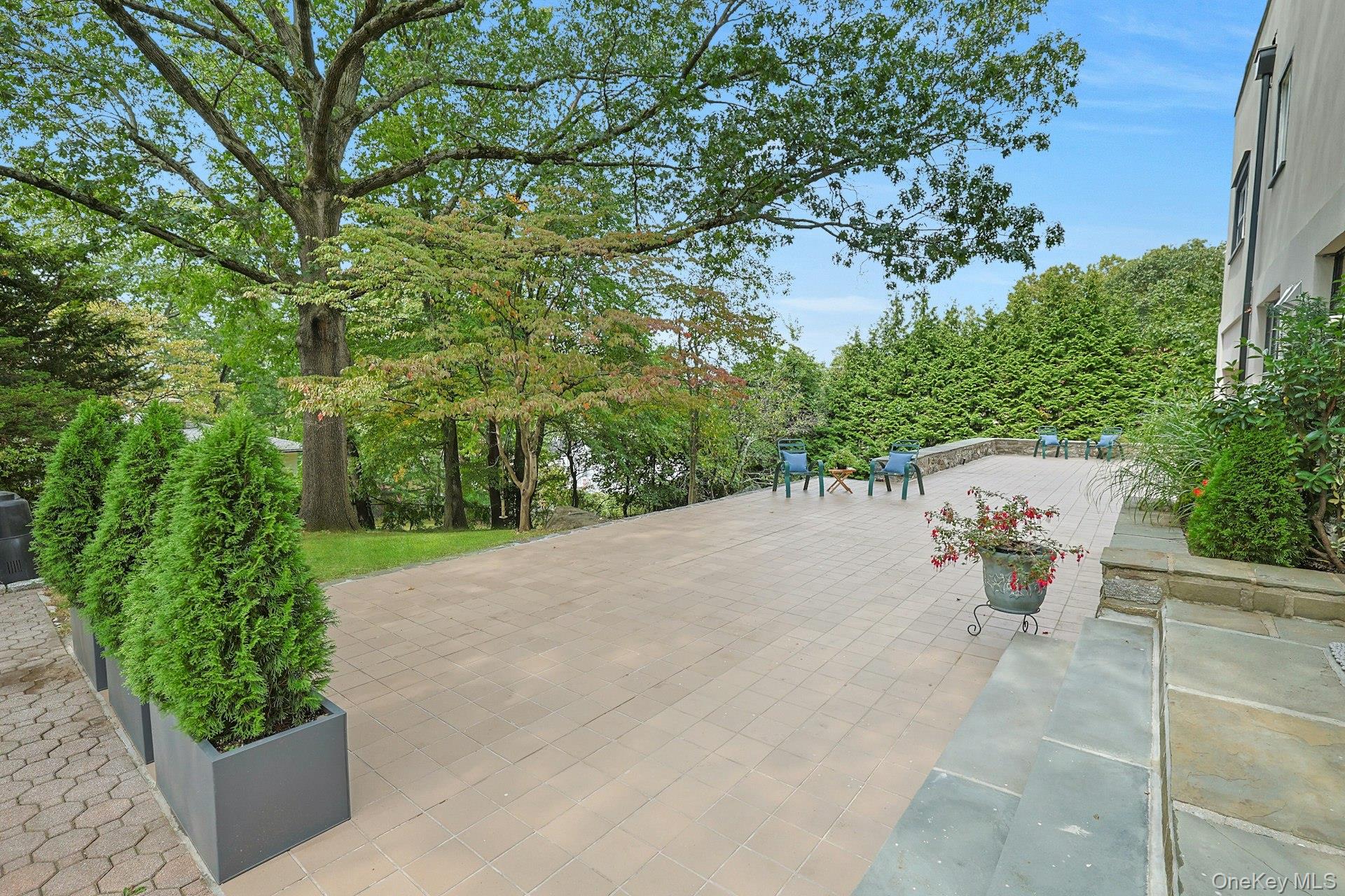 75 Lakeside Drive, New Rochelle, NY 10801