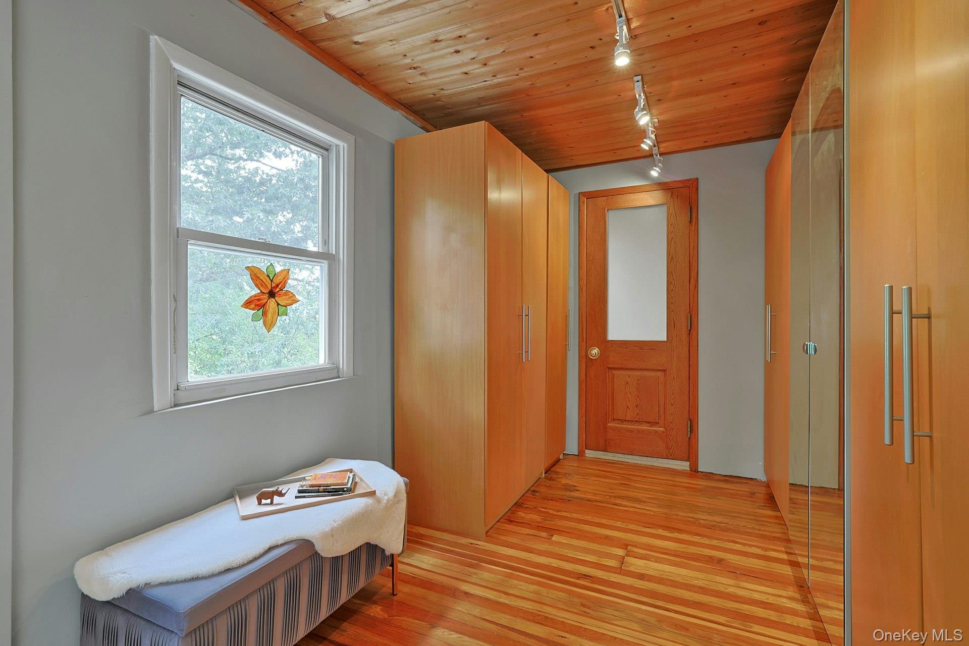 75 Lakeside Drive, New Rochelle, NY 10801