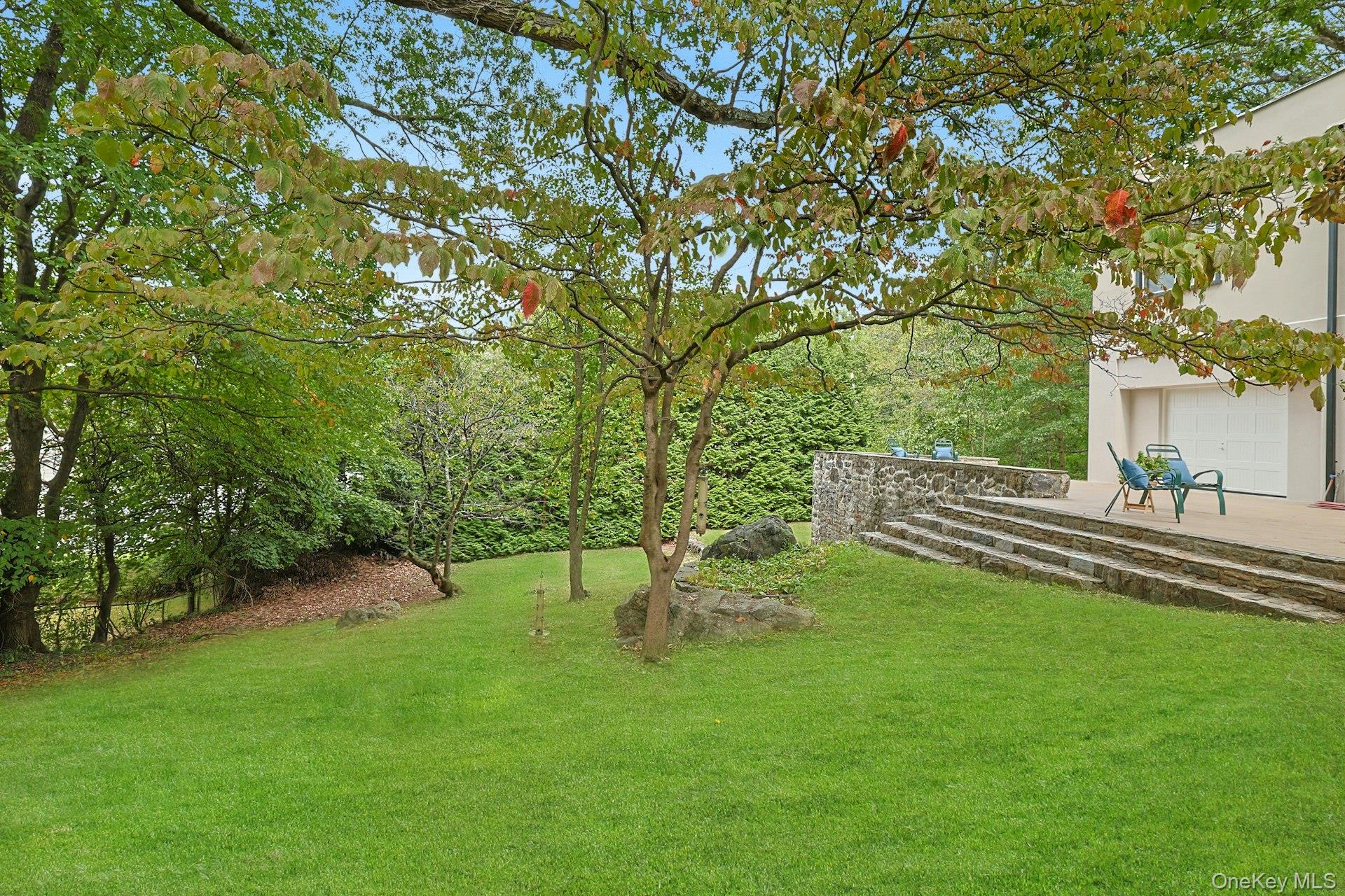 75 Lakeside Drive, New Rochelle, NY 10801