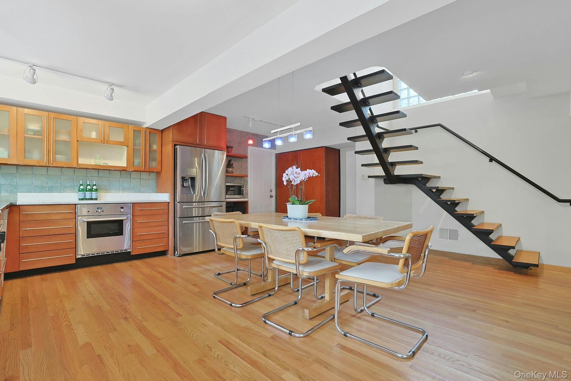 75 Lakeside Drive, New Rochelle, NY 10801