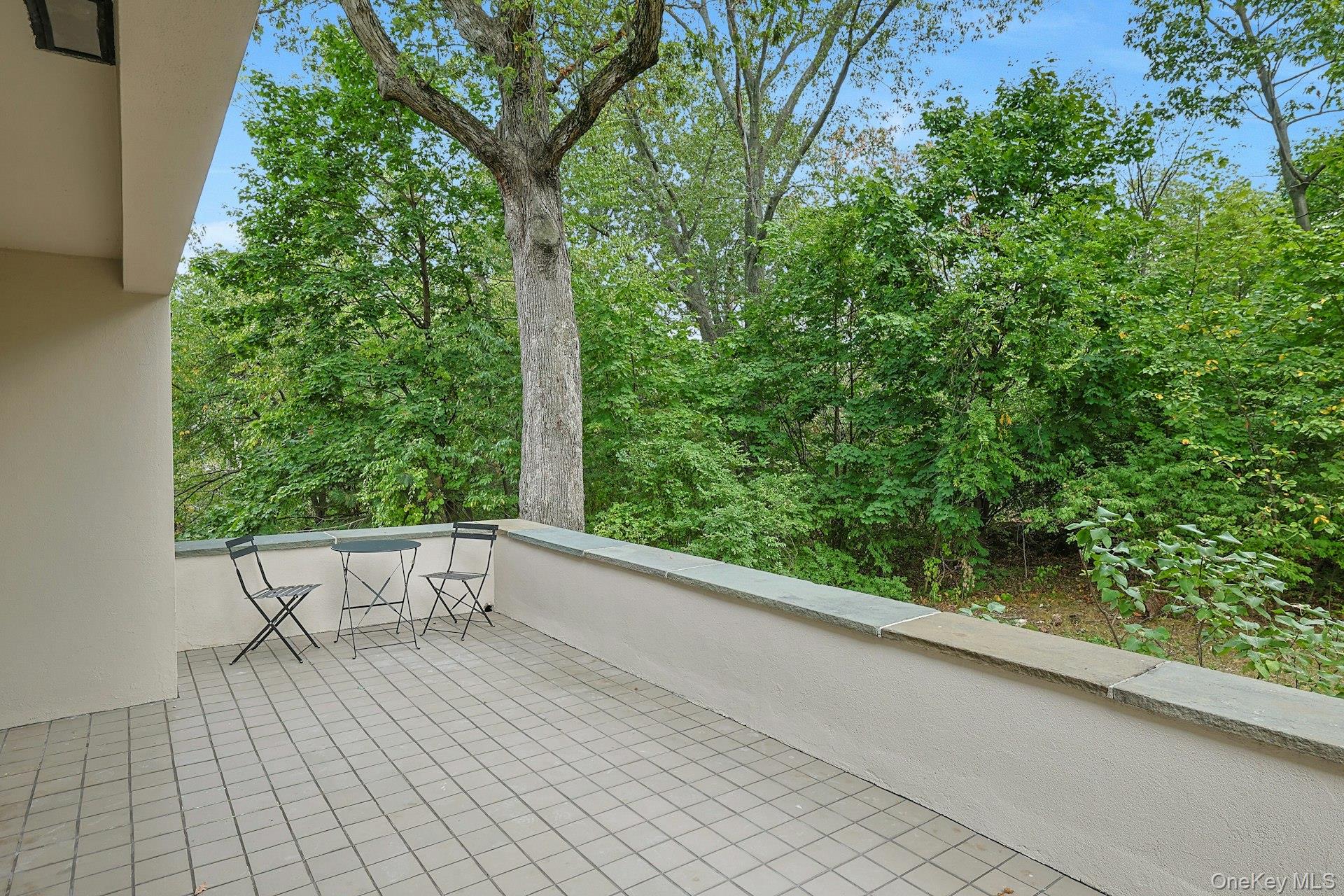 75 Lakeside Drive, New Rochelle, NY 10801