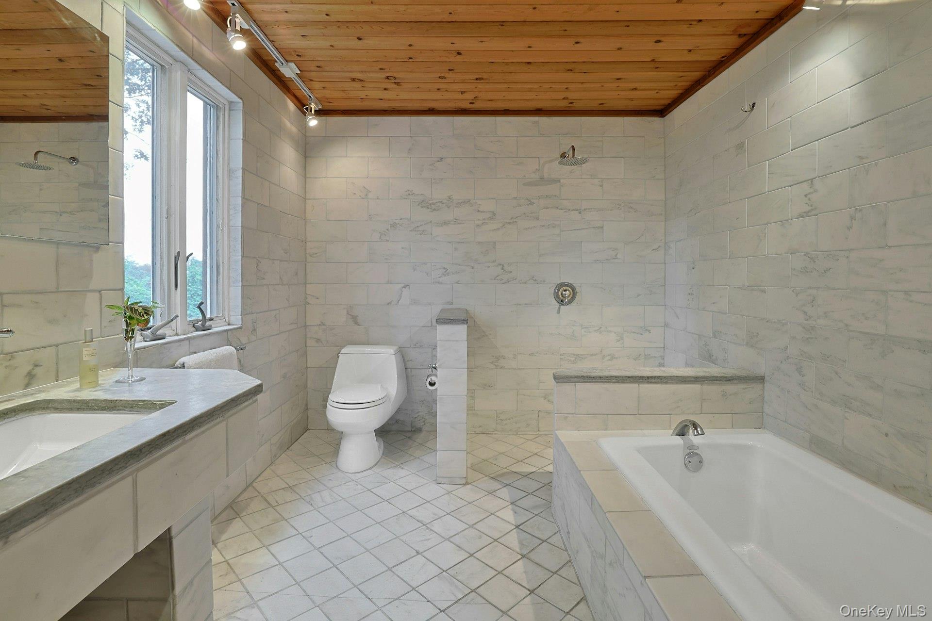 75 Lakeside Drive, New Rochelle, NY 10801