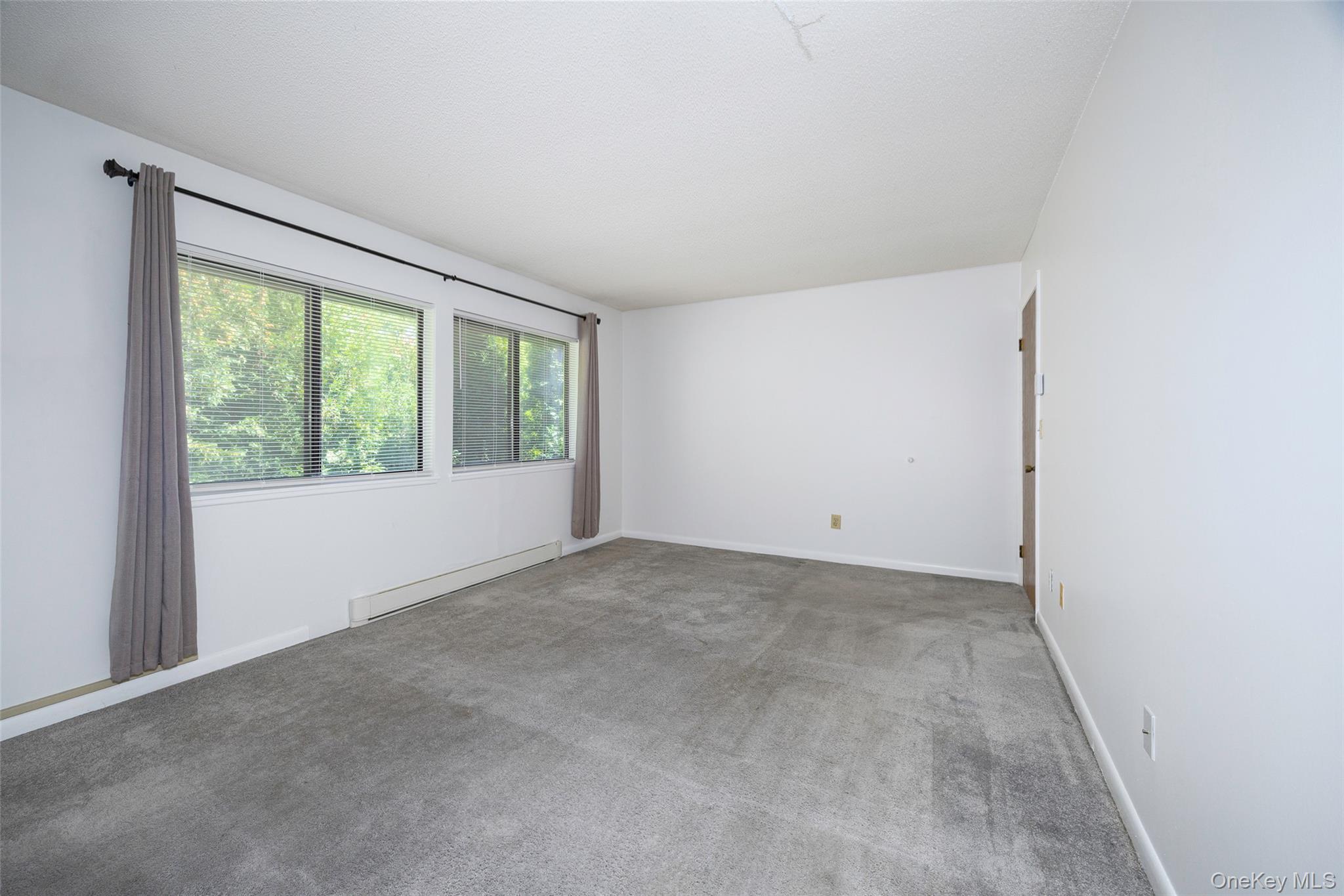 9 Hudson Heights Drive, Poughkeepsie, NY 12601