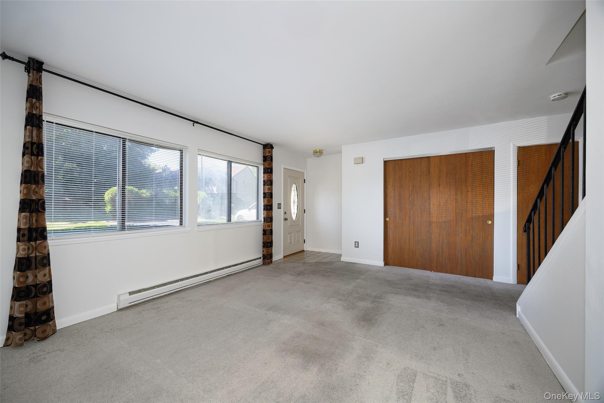 9 Hudson Heights Drive, Poughkeepsie, NY 12601