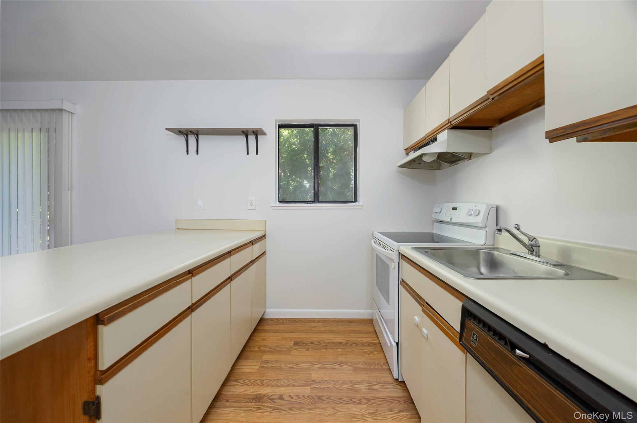 9 Hudson Heights Drive, Poughkeepsie, NY 12601