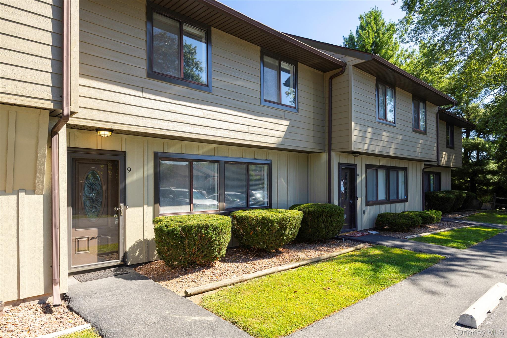 9 Hudson Heights Drive, Poughkeepsie, NY 12601