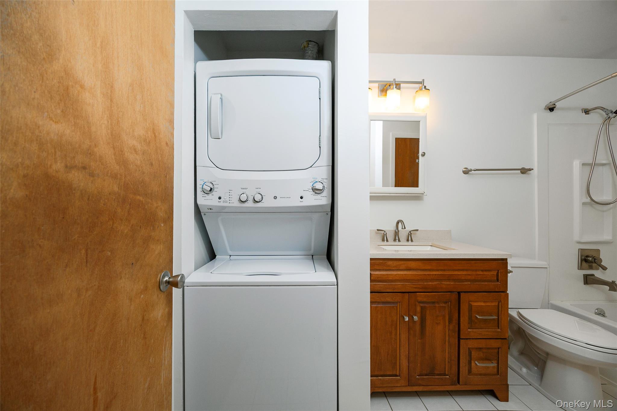 9 Hudson Heights Drive, Poughkeepsie, NY 12601