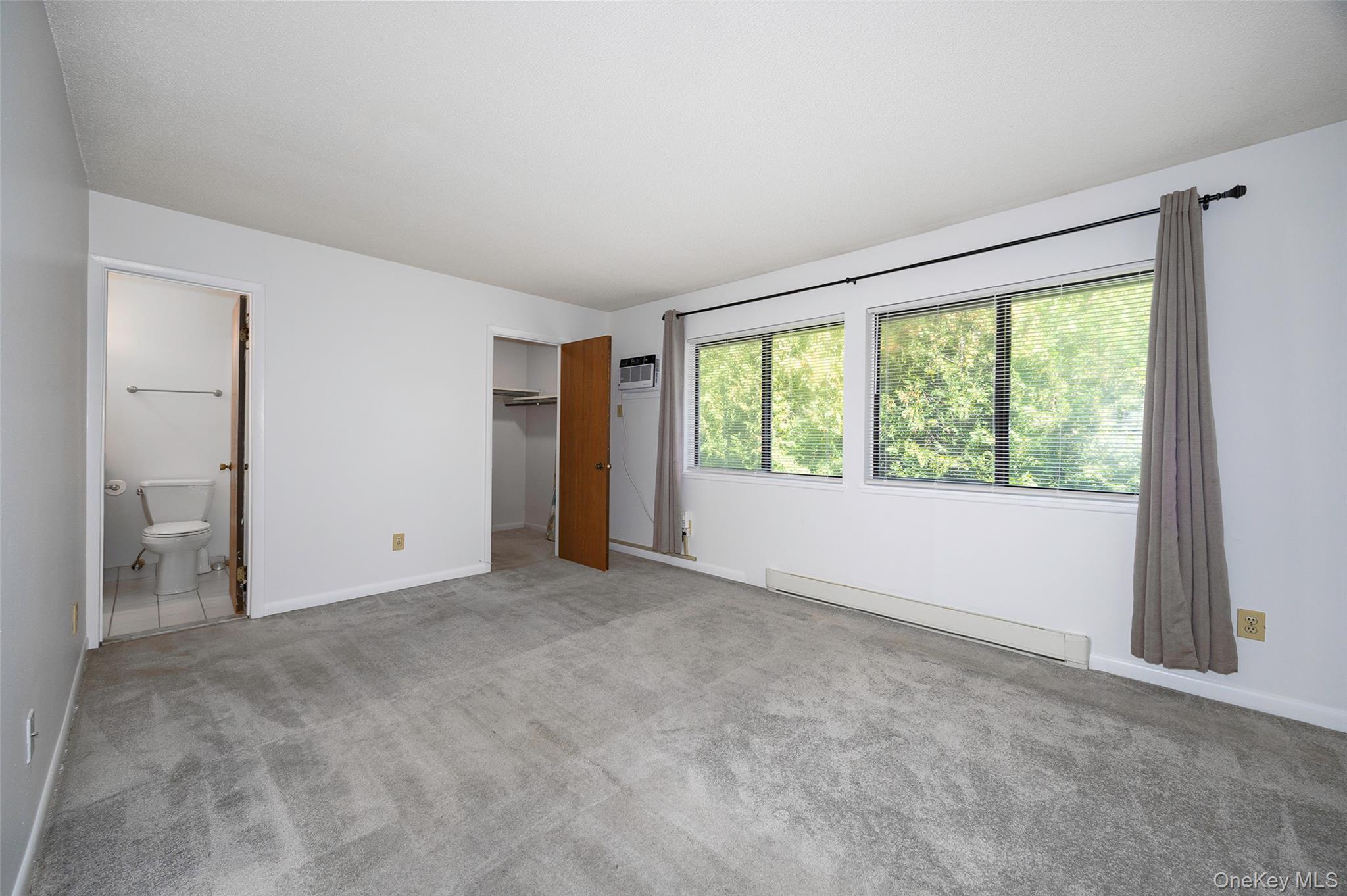 9 Hudson Heights Drive, Poughkeepsie, NY 12601