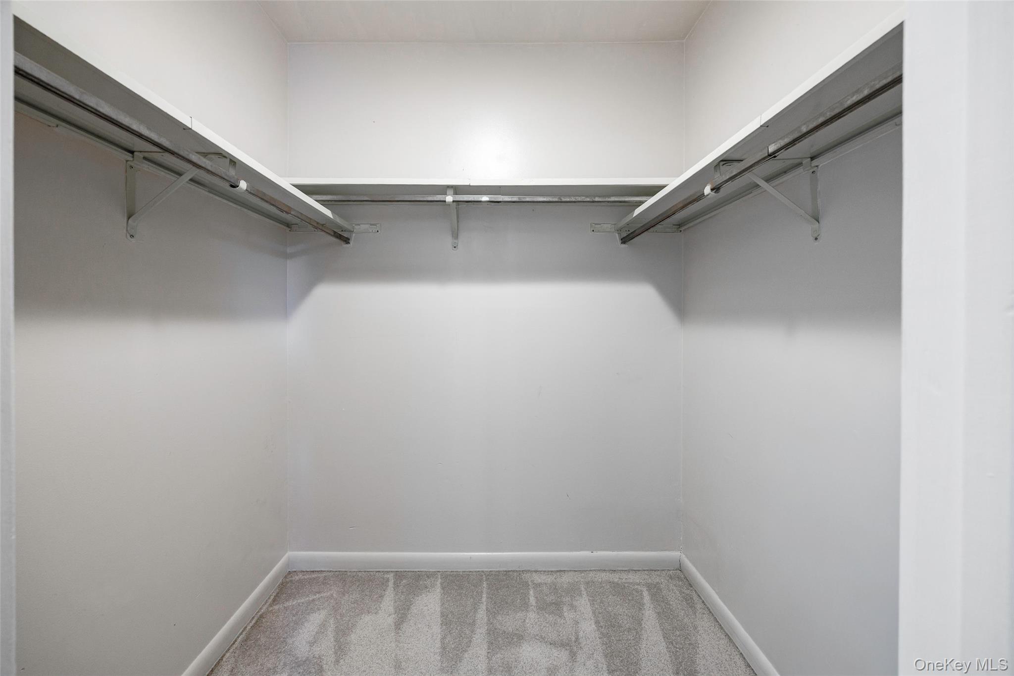 9 Hudson Heights Drive, Poughkeepsie, NY 12601