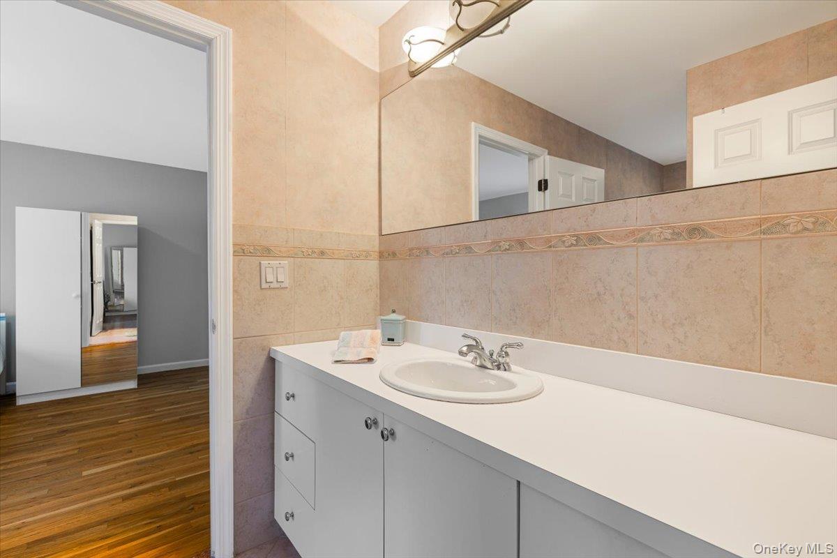 3 D'Alessio Court, Scarsdale, NY 10583