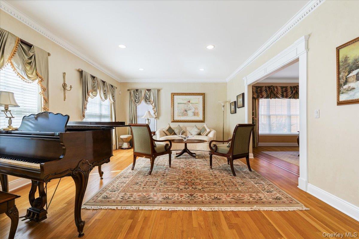 3 D'Alessio Court, Scarsdale, NY 10583