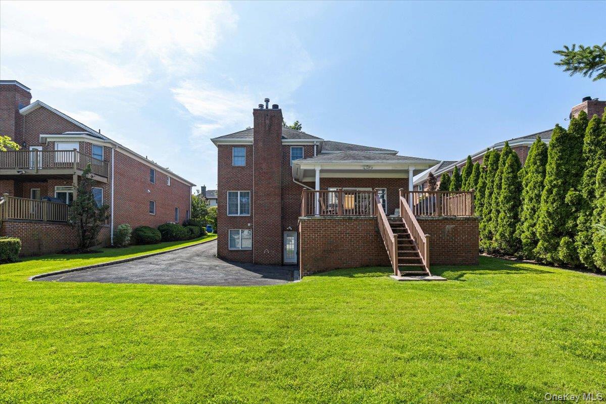 3 D'Alessio Court, Scarsdale, NY 10583