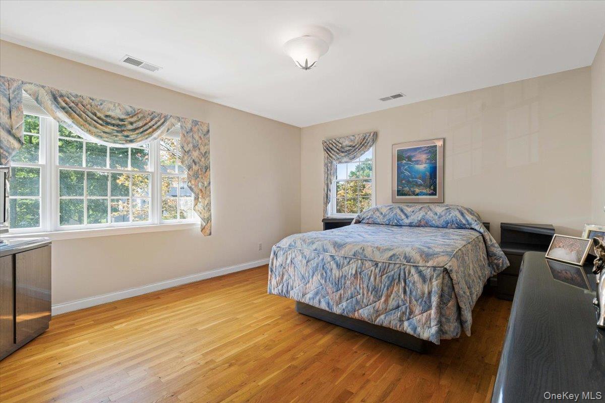 3 D'Alessio Court, Scarsdale, NY 10583