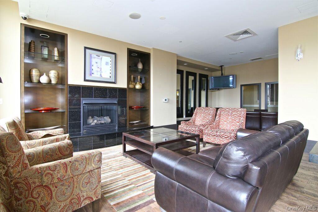 300 Mamaroneck # 715, White Plains, NY 10605