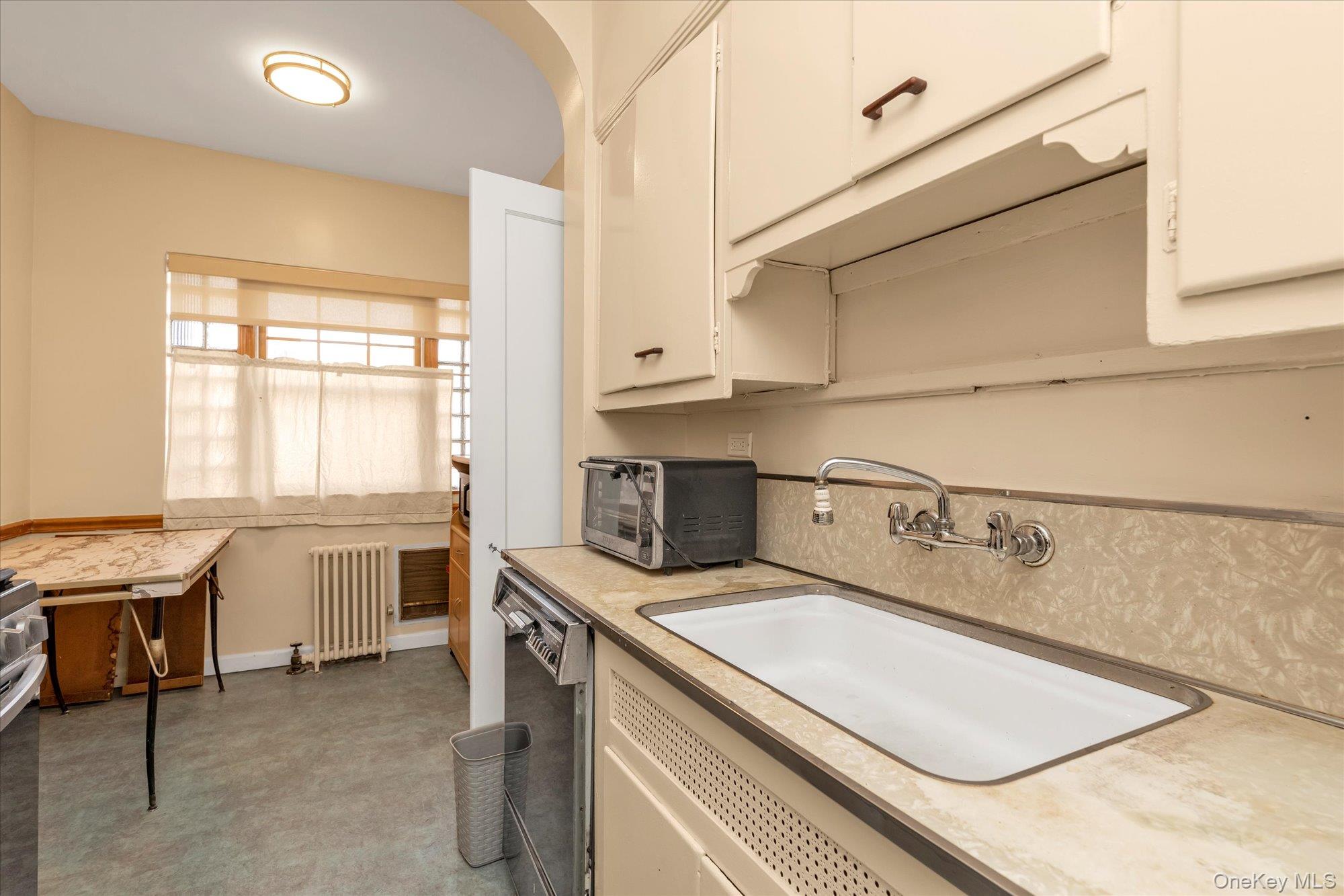 144-47 75 Avenue, Flushing, NY 11367