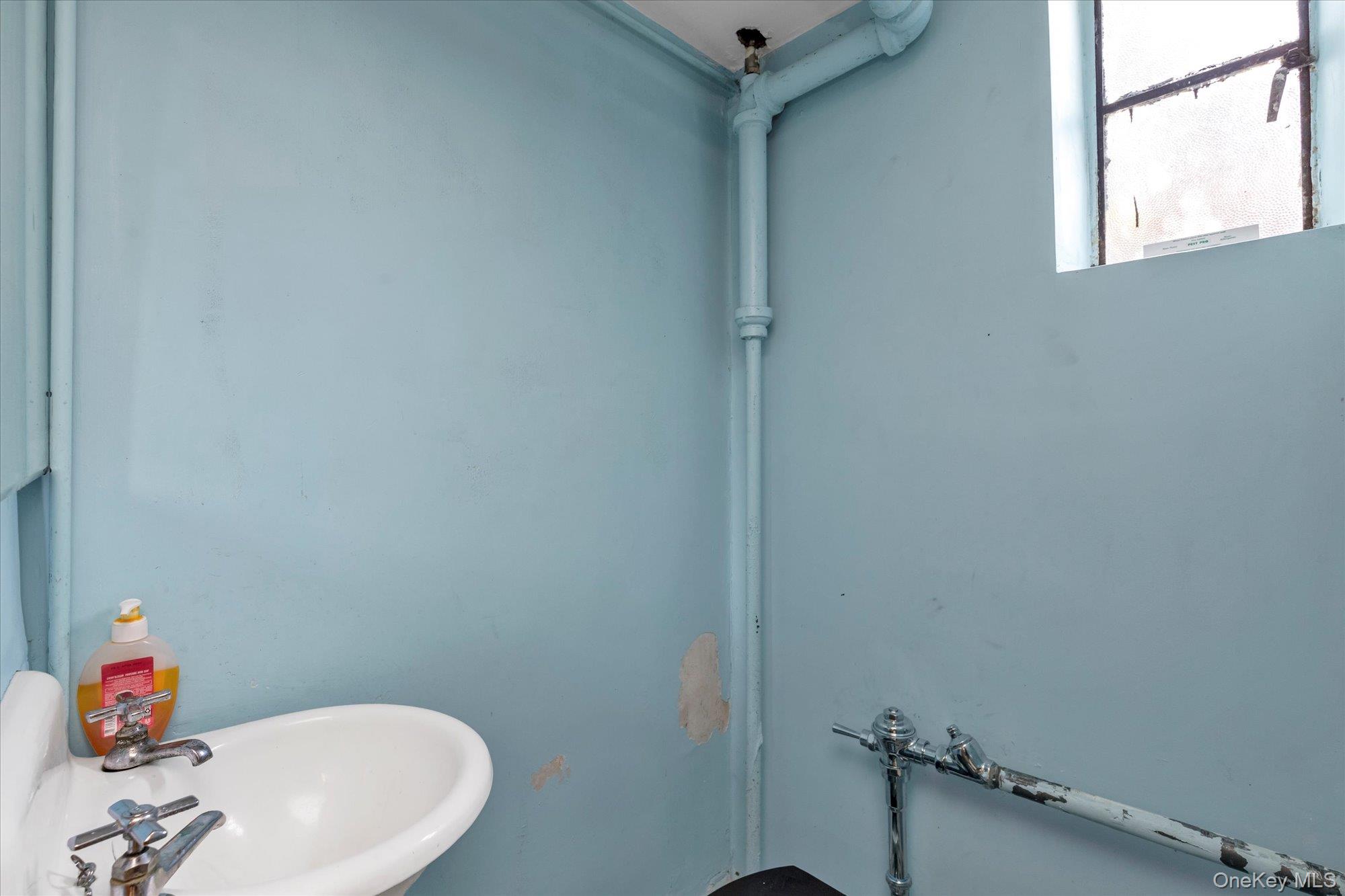 144-47 75 Avenue, Flushing, NY 11367