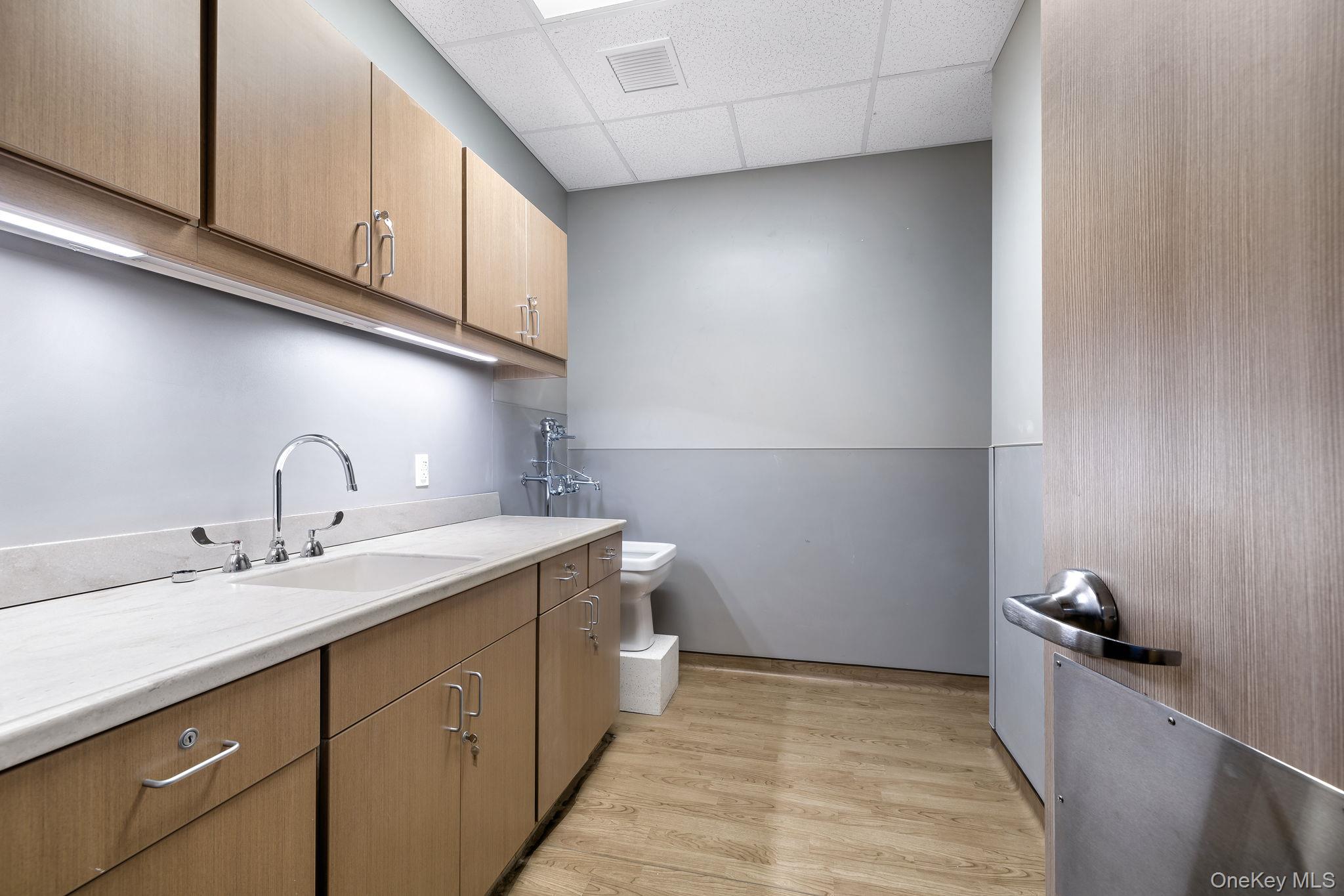 982 Main Street # Suite 5, Fishkill, NY 12524