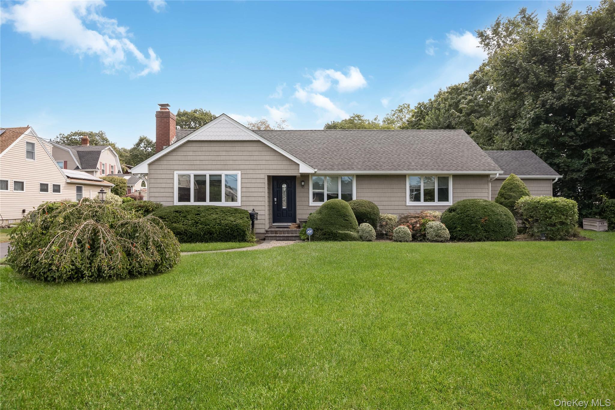 18 Central Avenue, Amityville, NY 11701