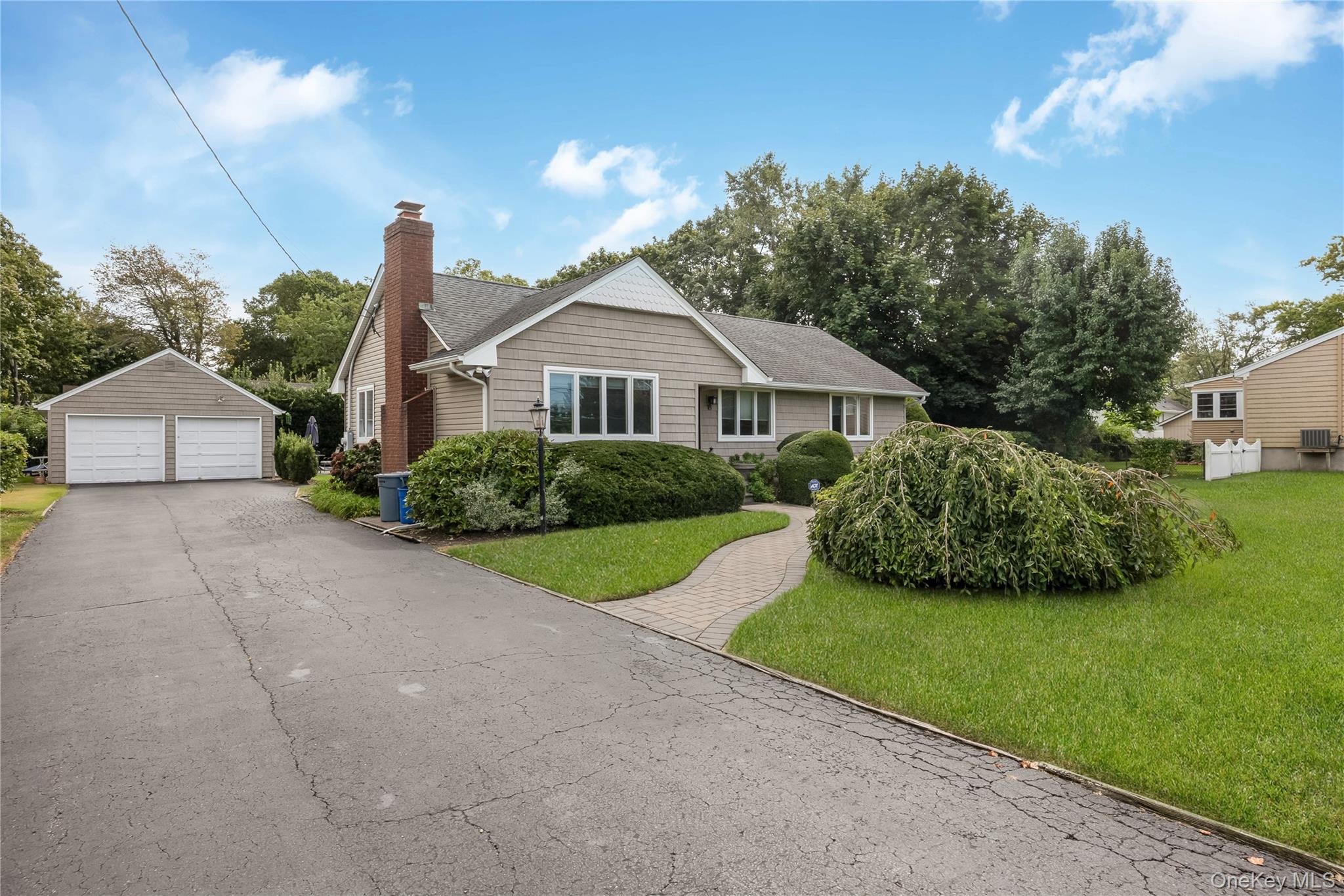 18 Central Avenue, Amityville, NY 11701