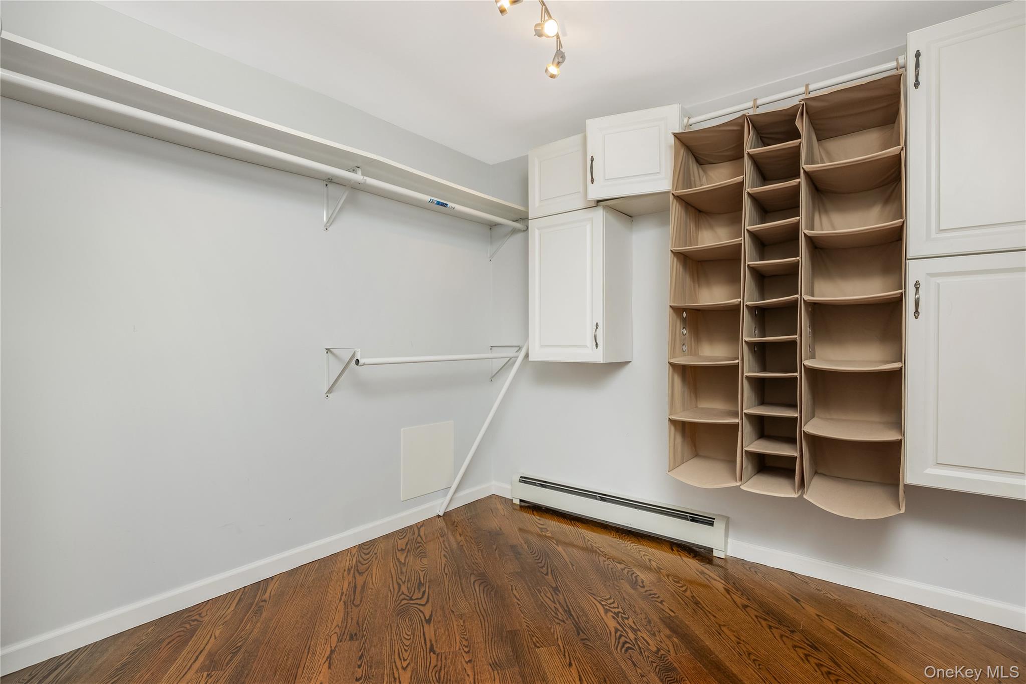 18 Central Avenue, Amityville, NY 11701