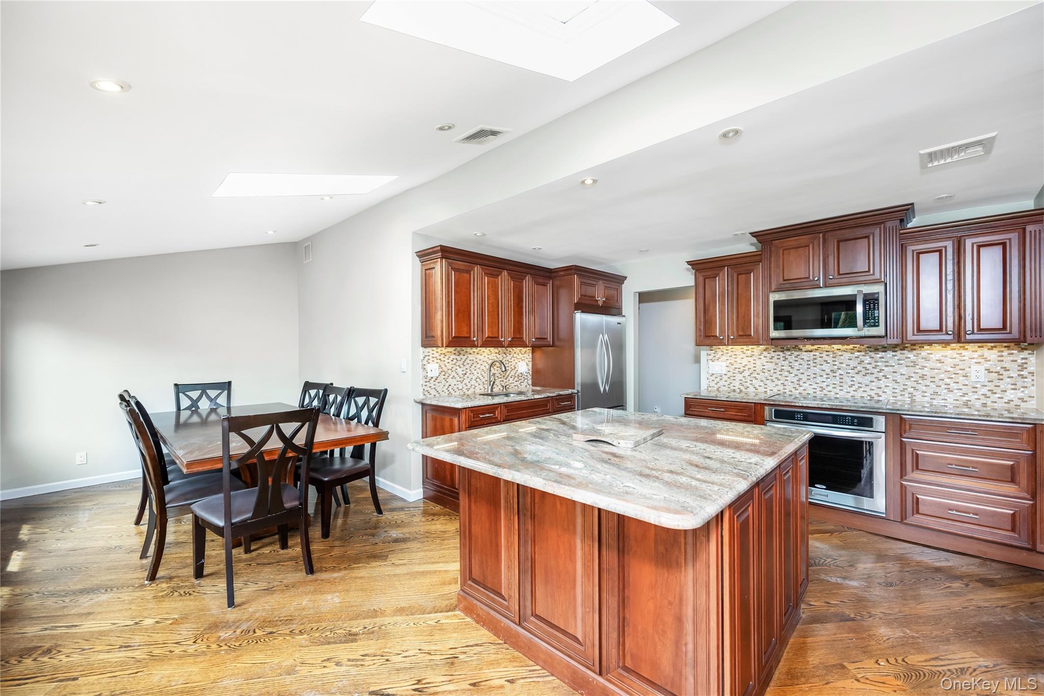 18 Central Avenue, Amityville, NY 11701