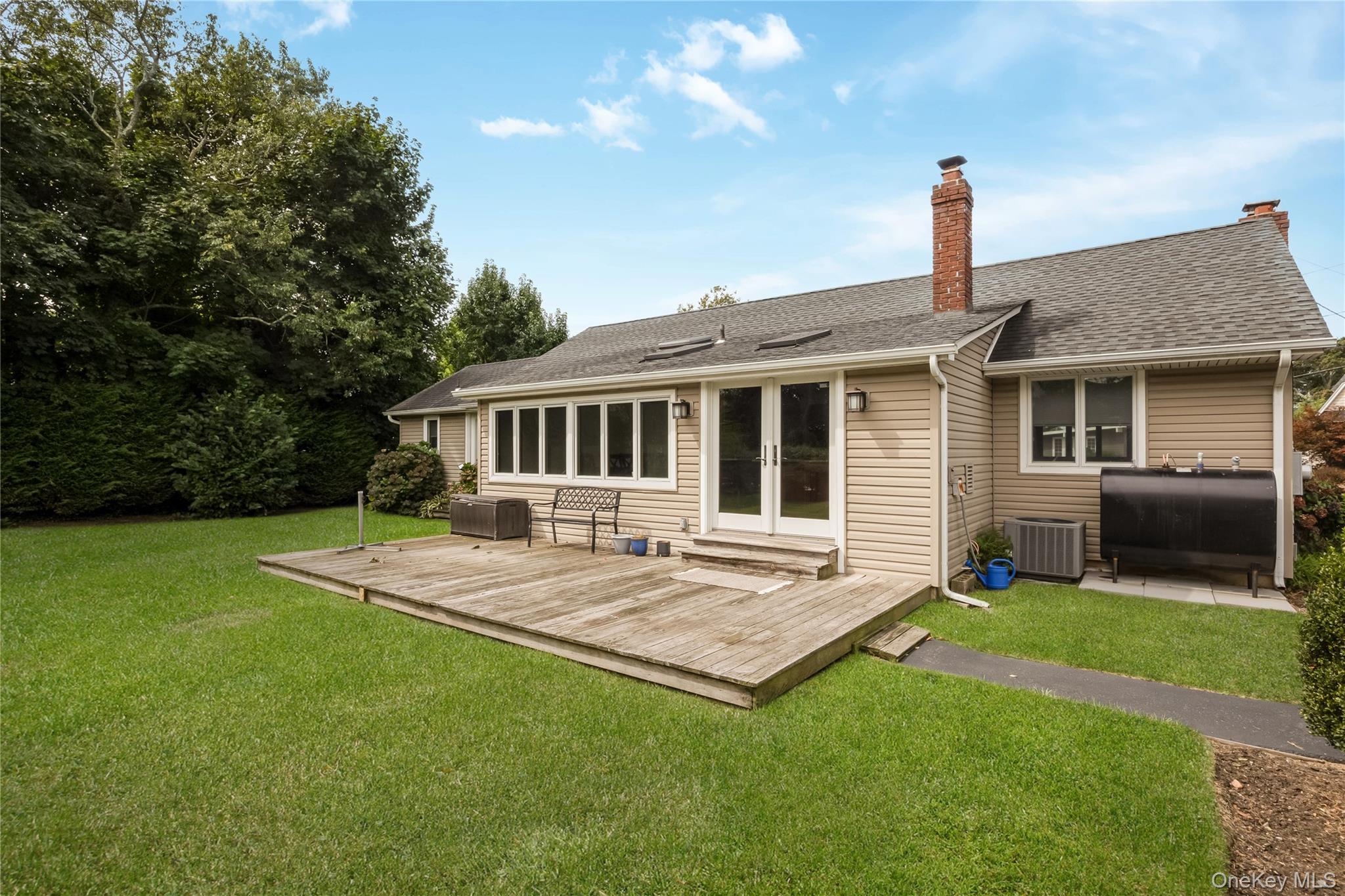 18 Central Avenue, Amityville, NY 11701