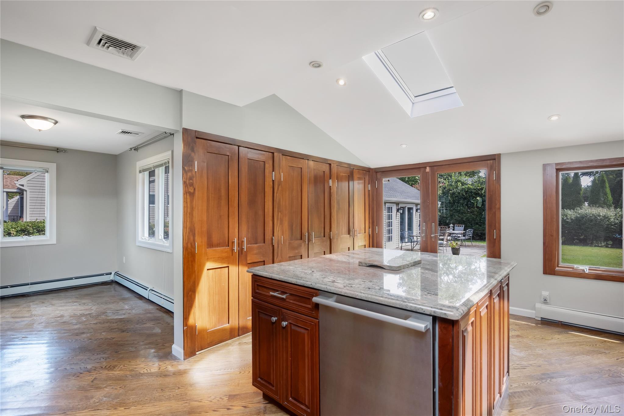 18 Central Avenue, Amityville, NY 11701