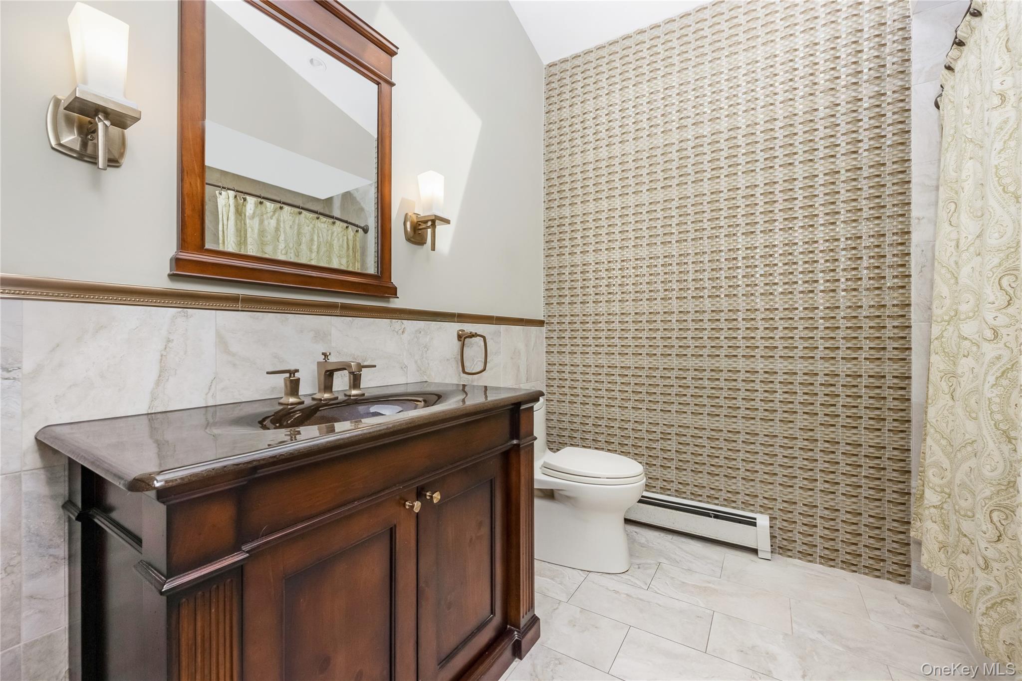 18 Central Avenue, Amityville, NY 11701