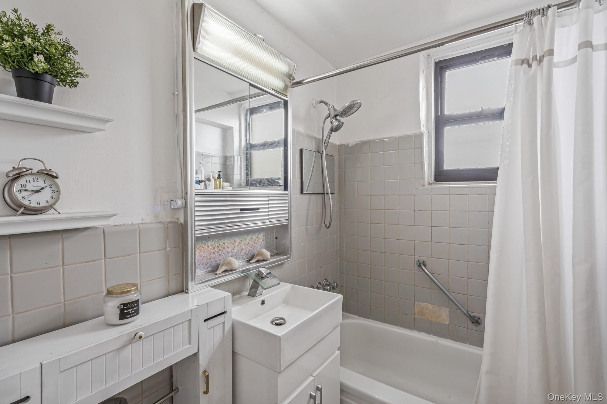 99-45 60th Avenue # 6J, Corona, NY 11368