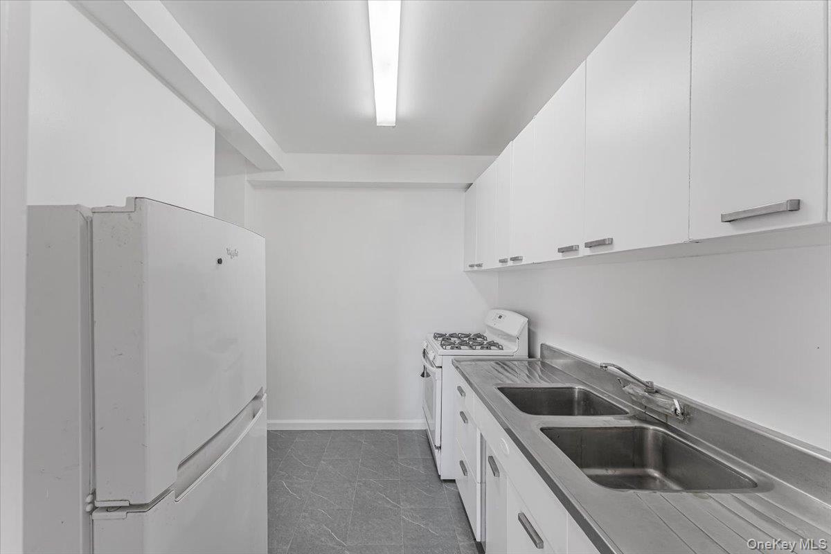 9 Fordham Hill Oval # 112E, Bronx, NY 10468