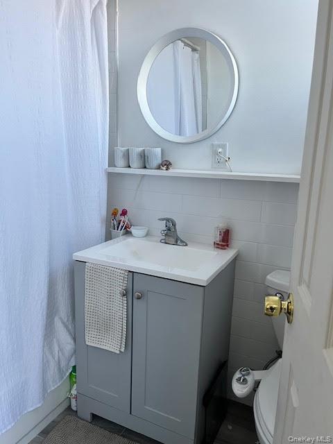 60-17 54th Street, Maspeth, NY 11378