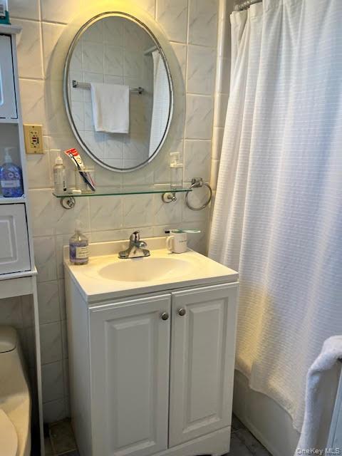 60-17 54th Street, Maspeth, NY 11378