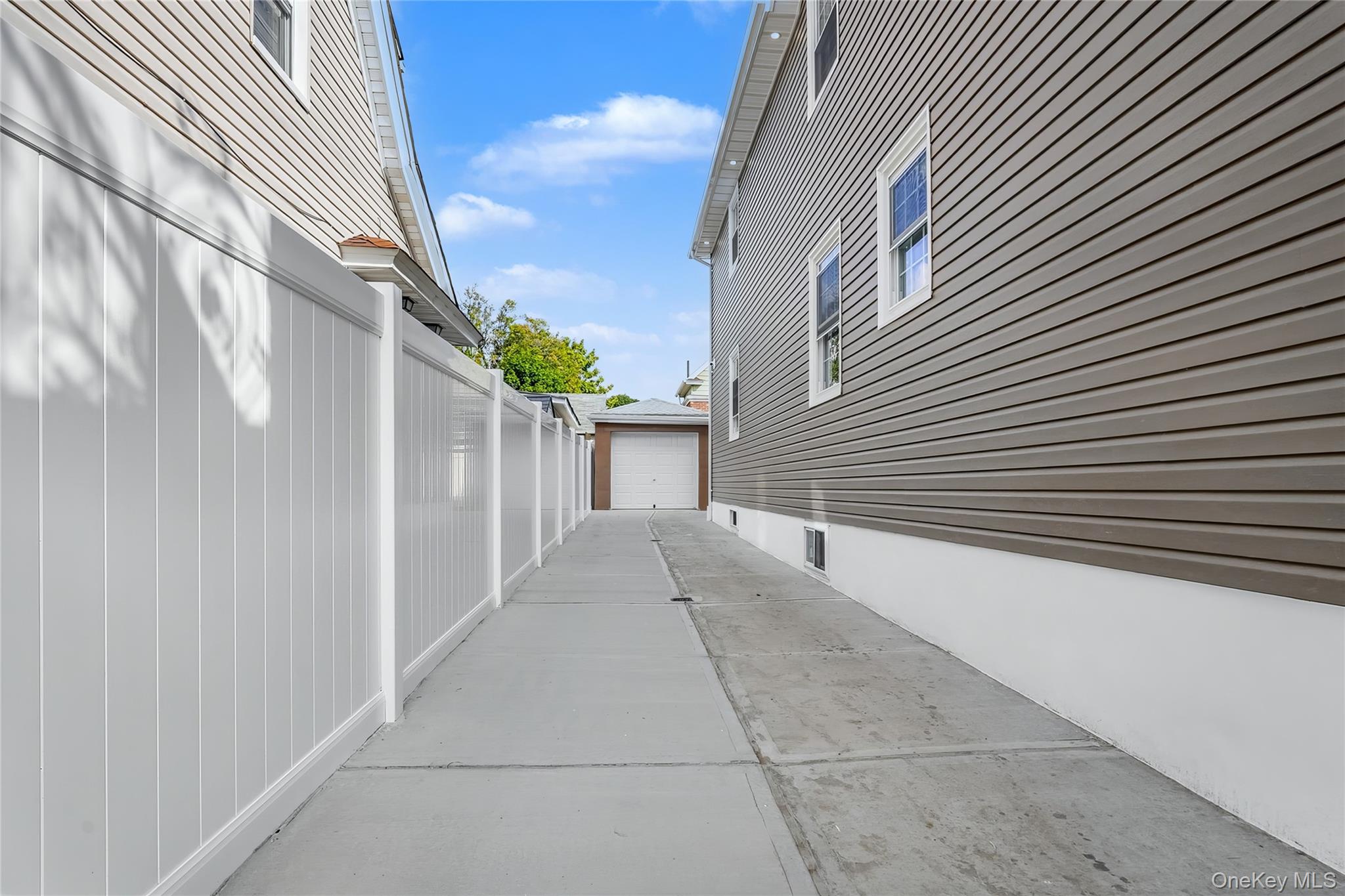 116-39 Newburg St, Saint Albans, NY 11412