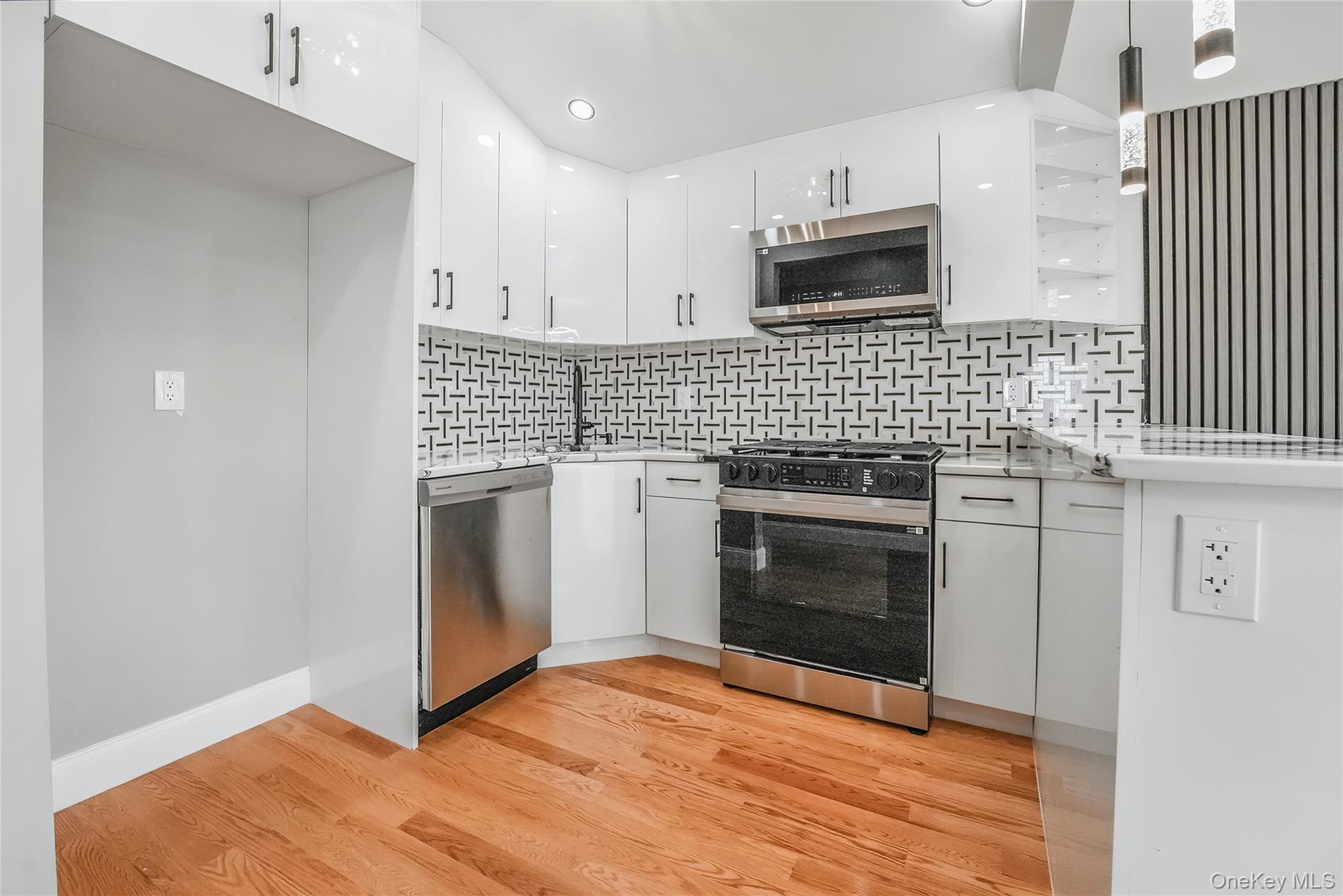 116-39 Newburg St, Saint Albans, NY 11412