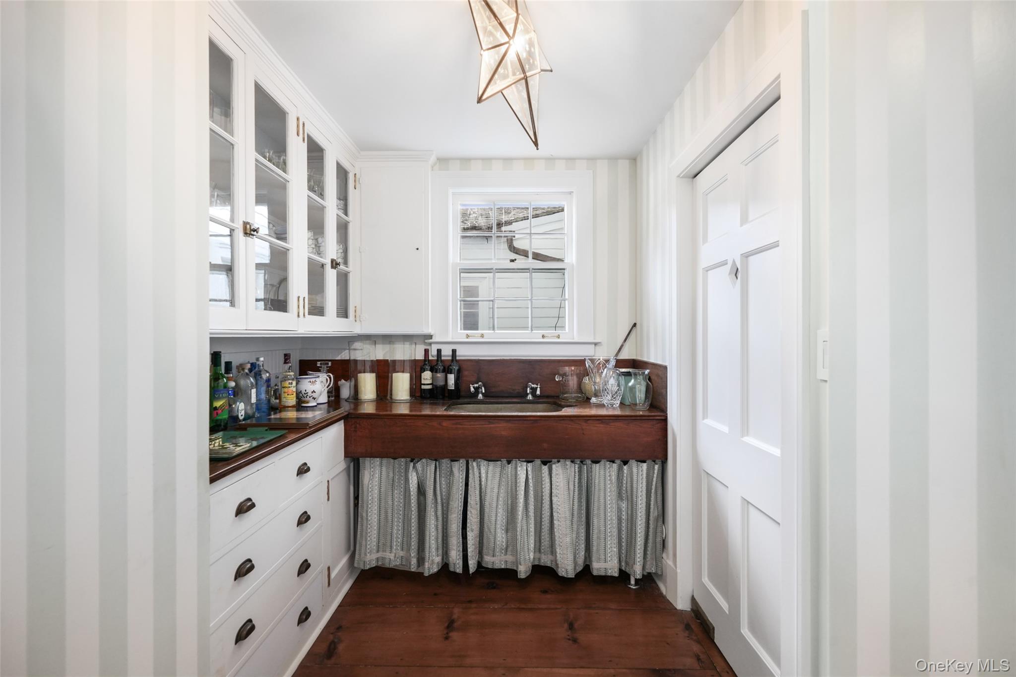 150 Sarles Street, Bedford Corners, NY 10549