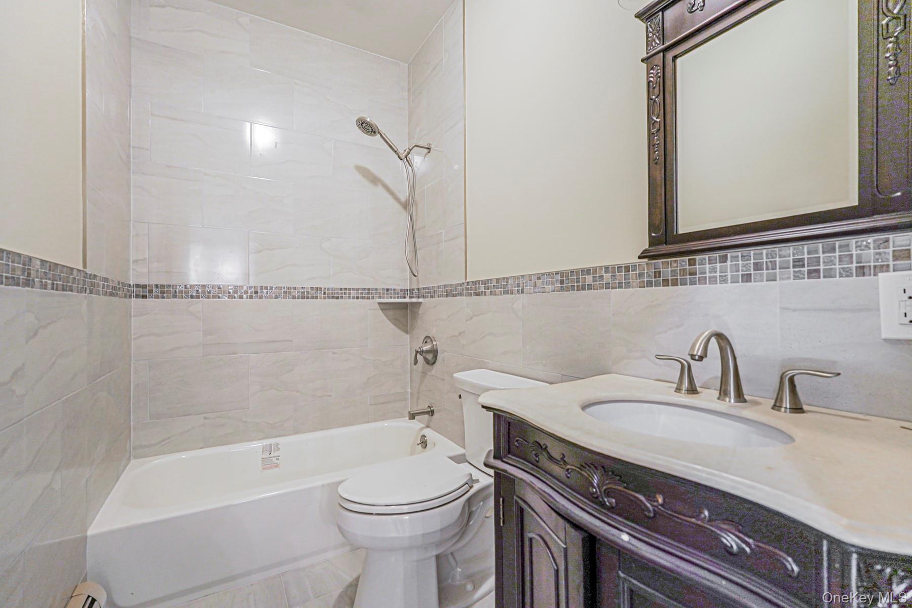 19 Glenwood Avenue, Staten Island, NY 10301