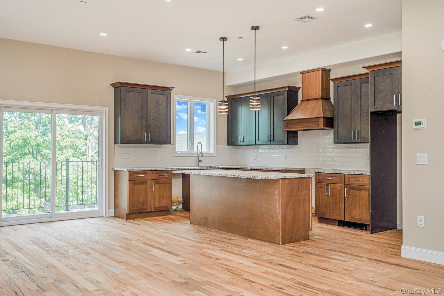 19 Glenwood Avenue, Staten Island, NY 10301