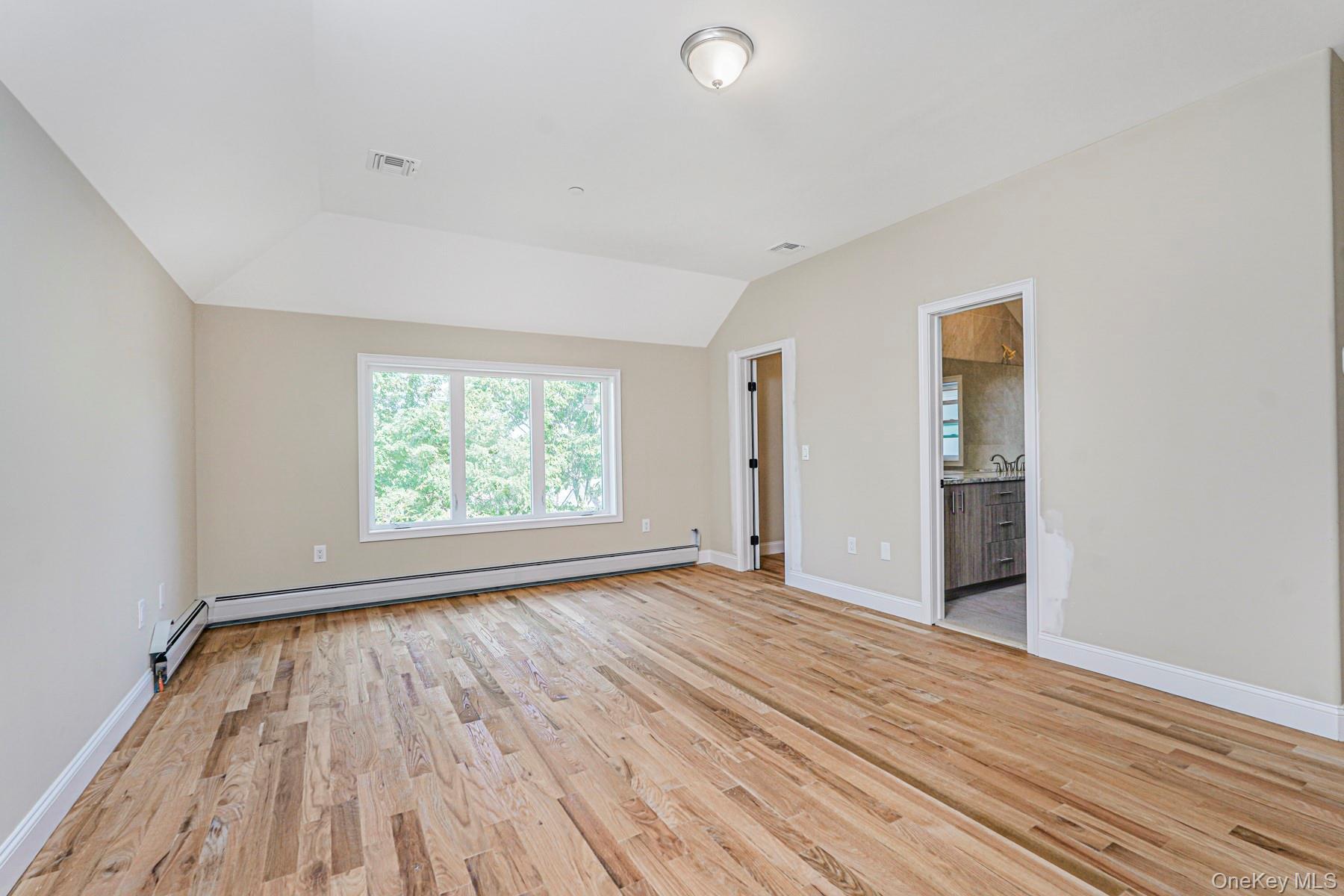 19 Glenwood Avenue, Staten Island, NY 10301