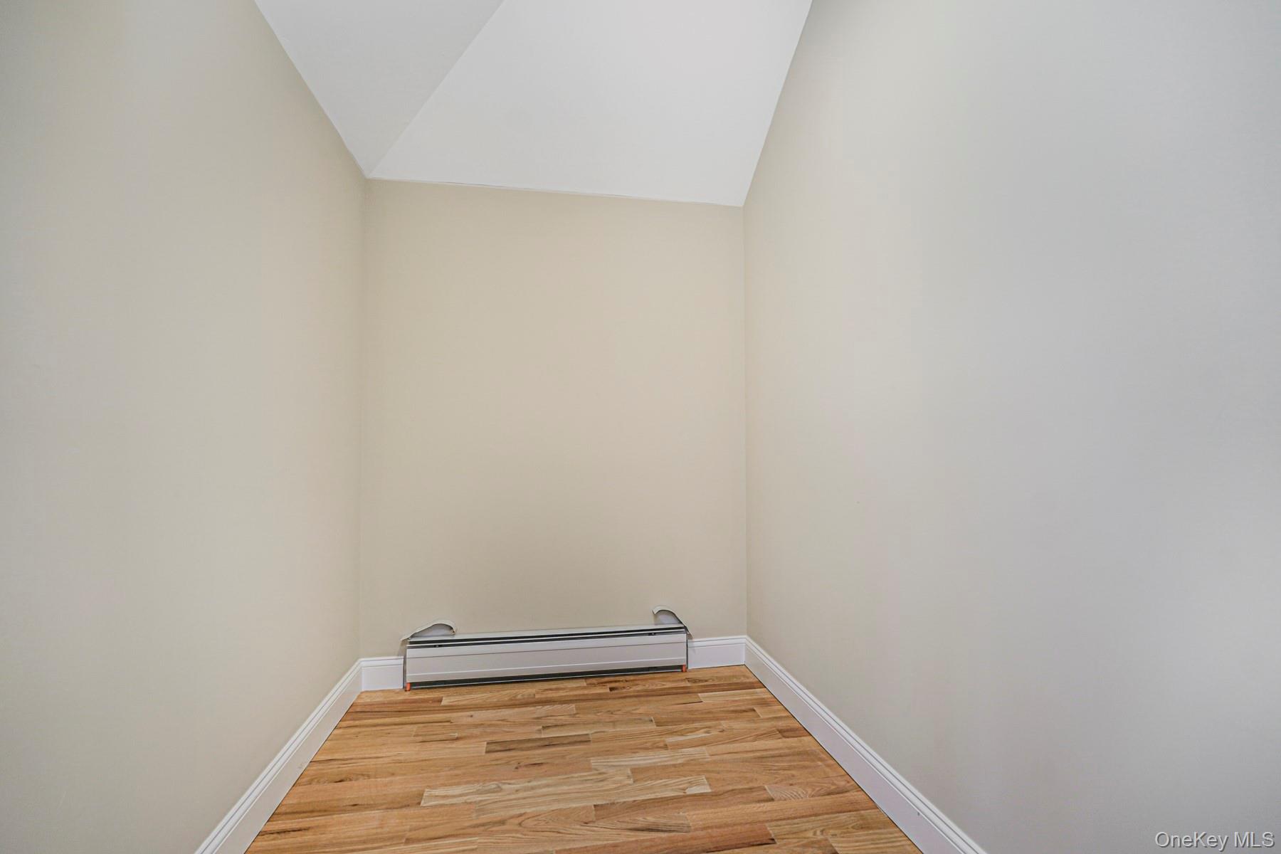 19 Glenwood Avenue, Staten Island, NY 10301